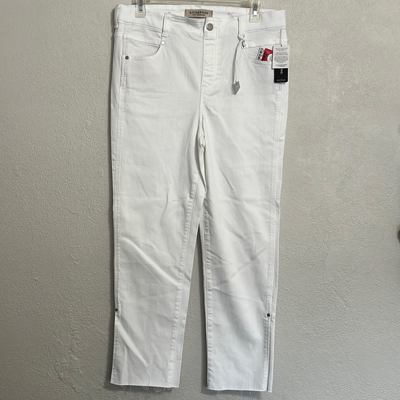 Liverpool The Gia Glider Crop Flare Pull on Jeans White Size 10 - Picture 2 of 11